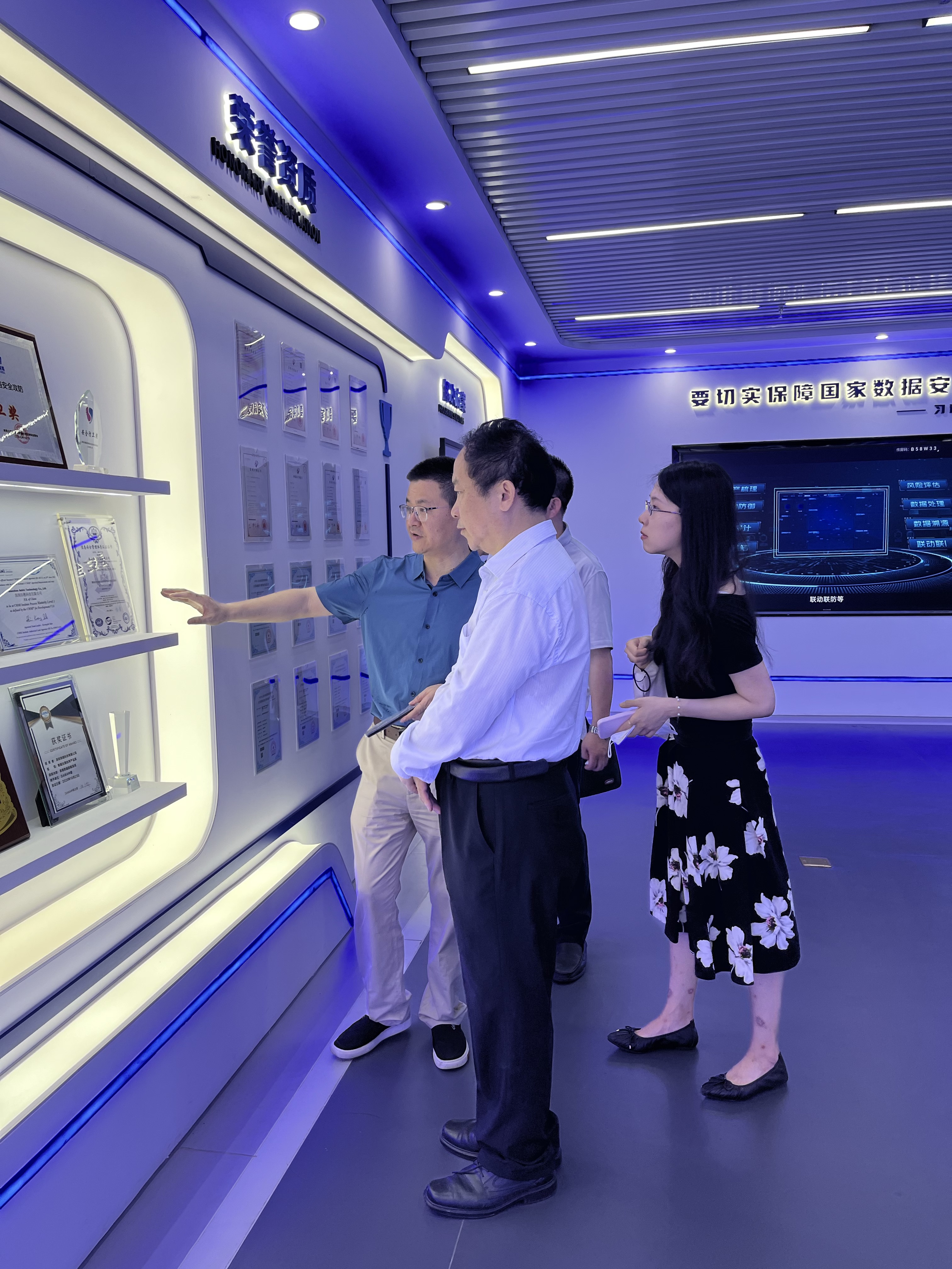 caf77979fb23cd713581fb4e03ef835f.jpg caf77979fb23cd713581fb4e03ef835f.jpg